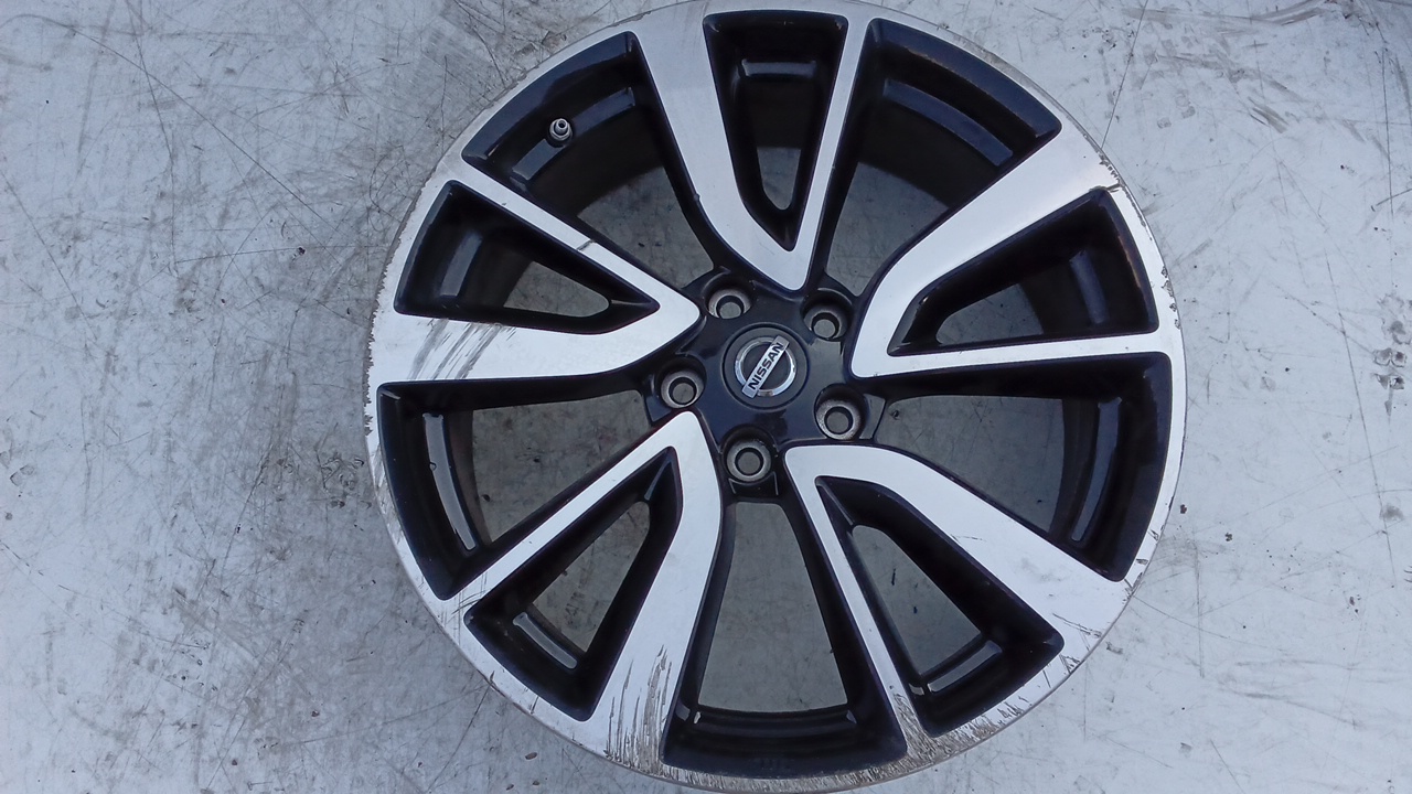 CERCHI IN LEGA 19 NISSAN QASHQAI 2015 5 BUCHI — foto 5