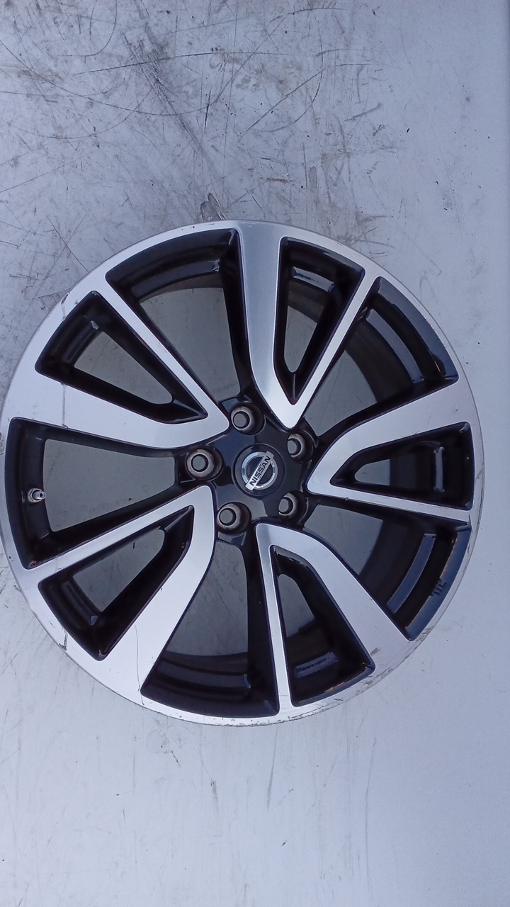 CERCHI IN LEGA 19 NISSAN QASHQAI 2015 5 BUCHI — foto 6