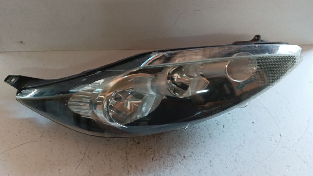 FARO DESTRO FORD FIESTA 2011 8A6113W029AH