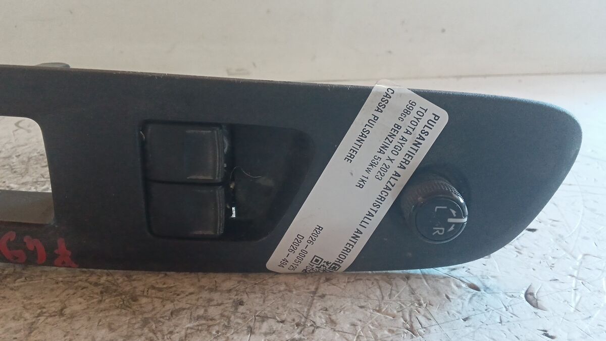 PULSANTIERA SINISTRA TOYOTA AYGO' X 2023 6 PIN — foto 3