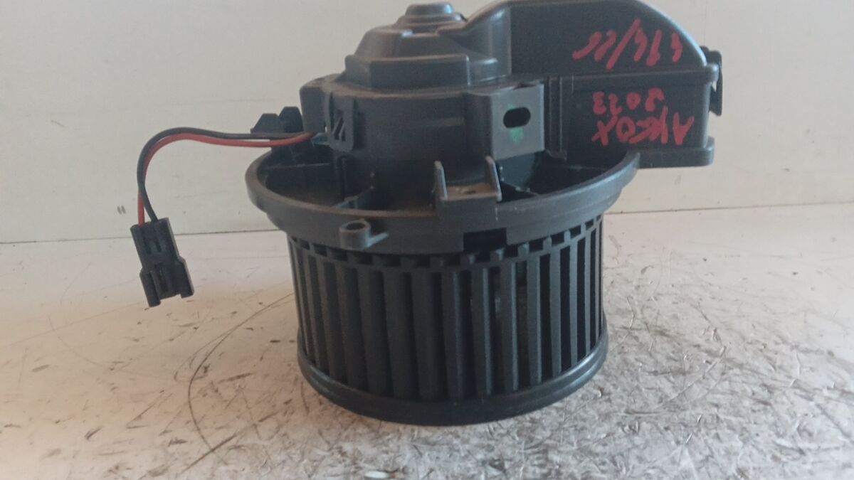 MOTORINO VENTILAZIONE ABITACOLO RISCALDAMENTO TOYOTA AYGO' X 2023 1.0 BENZ. — foto 2