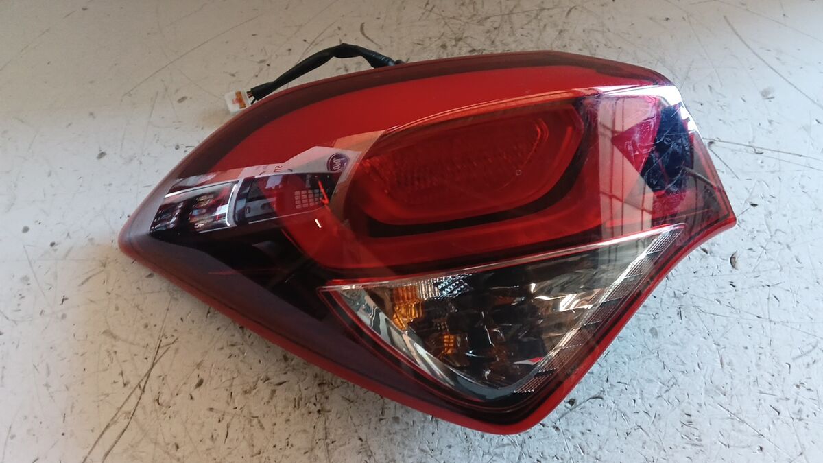 STOP SINISTRO HYUNDAI I20 2015 92401C8000