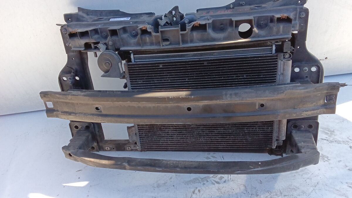 RIVESTIMENTO ANTERIORE INTERNO COMPLETO DI RADIATORI FORD KA 2010 1.3 TDCI 75CV — foto 3